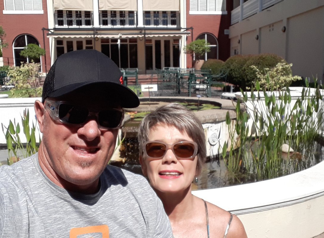 祖马鲁斯特旅馆主图