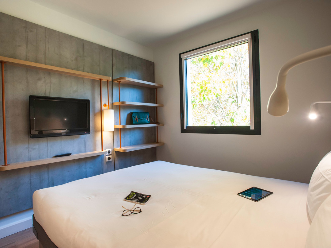 宜必思快捷蒂耶里堡酒店主图