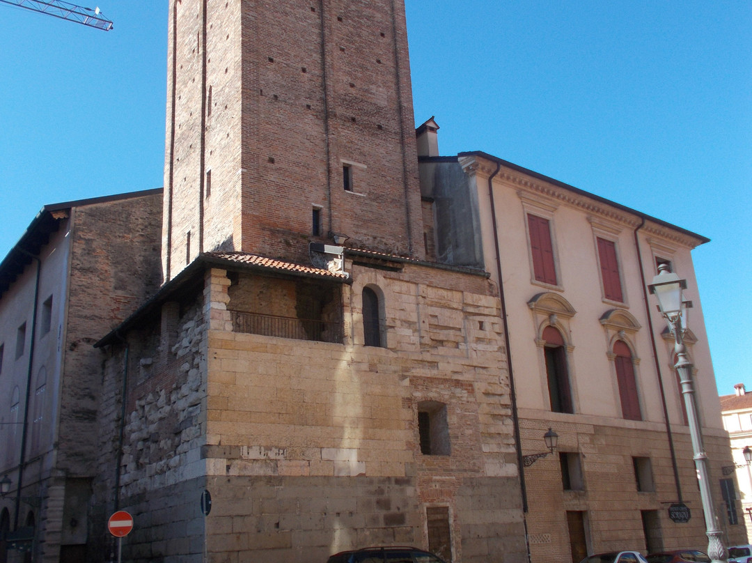 Torre Campanaria della Cattedrale di Santa Maria Annunciata-维琴查必去景点