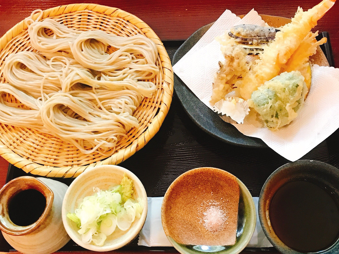 奥社前なおすけ