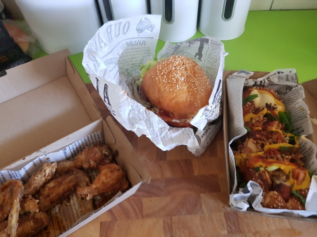 Kembla Grange餐馆和美食-Hello Harry