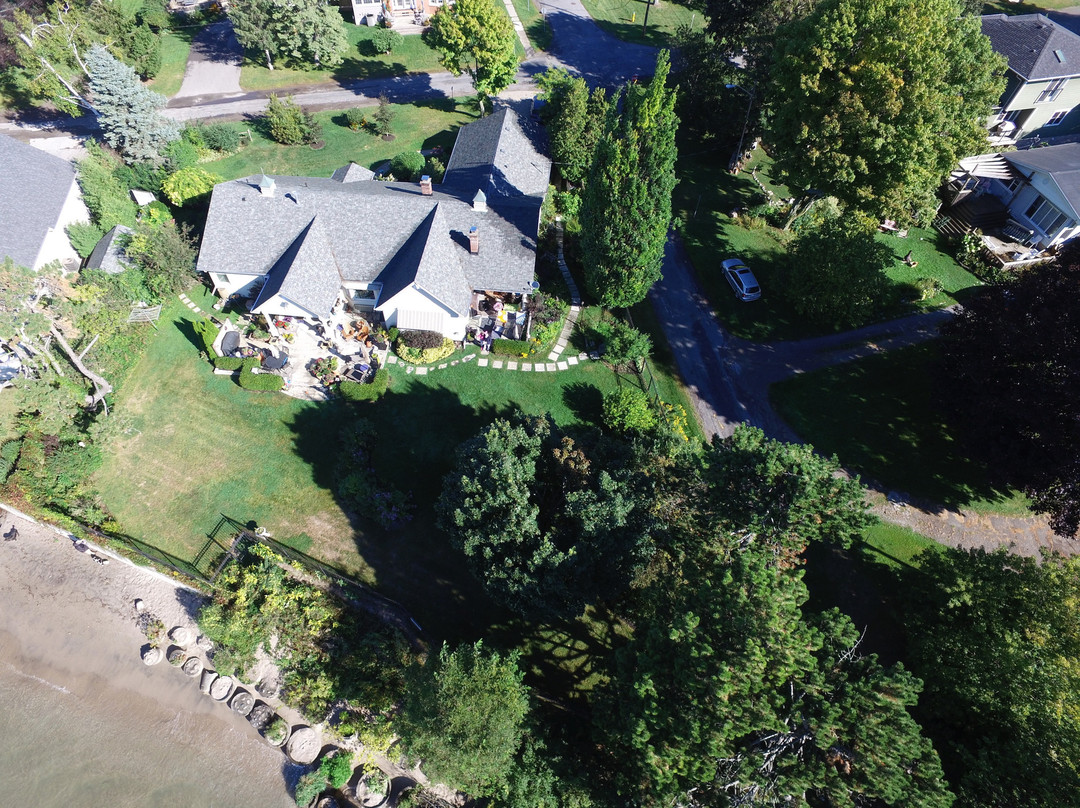 Willowmere Lakeside Retreat主图