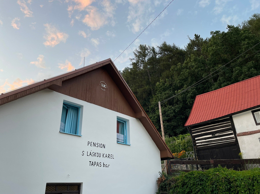 Pension S Laskou Karel Bezdez