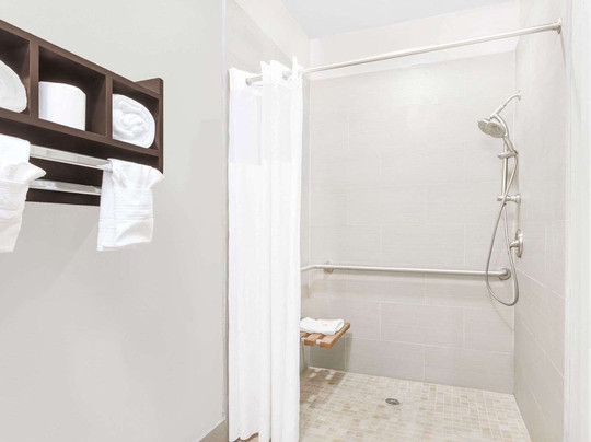 Days Inn & Suites by Wyndham Madisonville主图