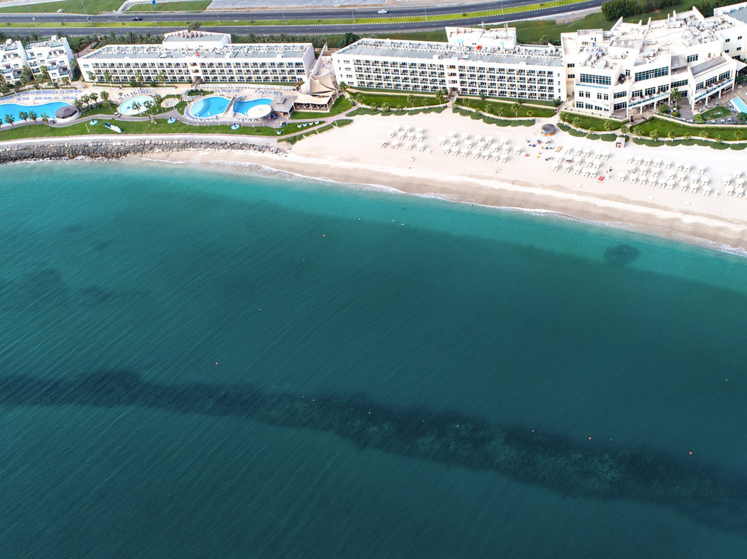 富查伊拉雷迪森布鲁酒店主图