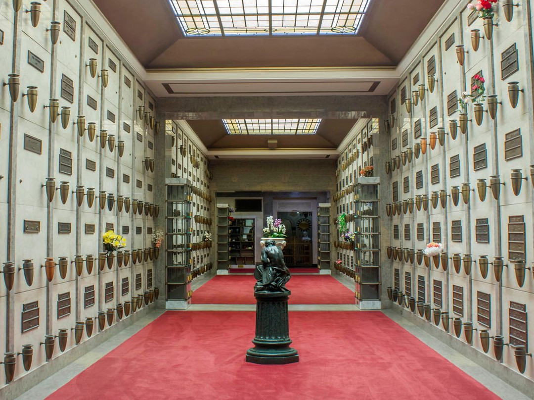 Woodlawn Funeral Home-Colma必去景点