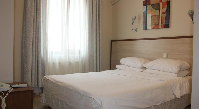 Hotel Crowded House主图