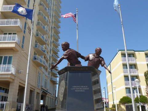 Virginia Beach Law Enforcement Memorial-弗吉尼亚海滩必去景点