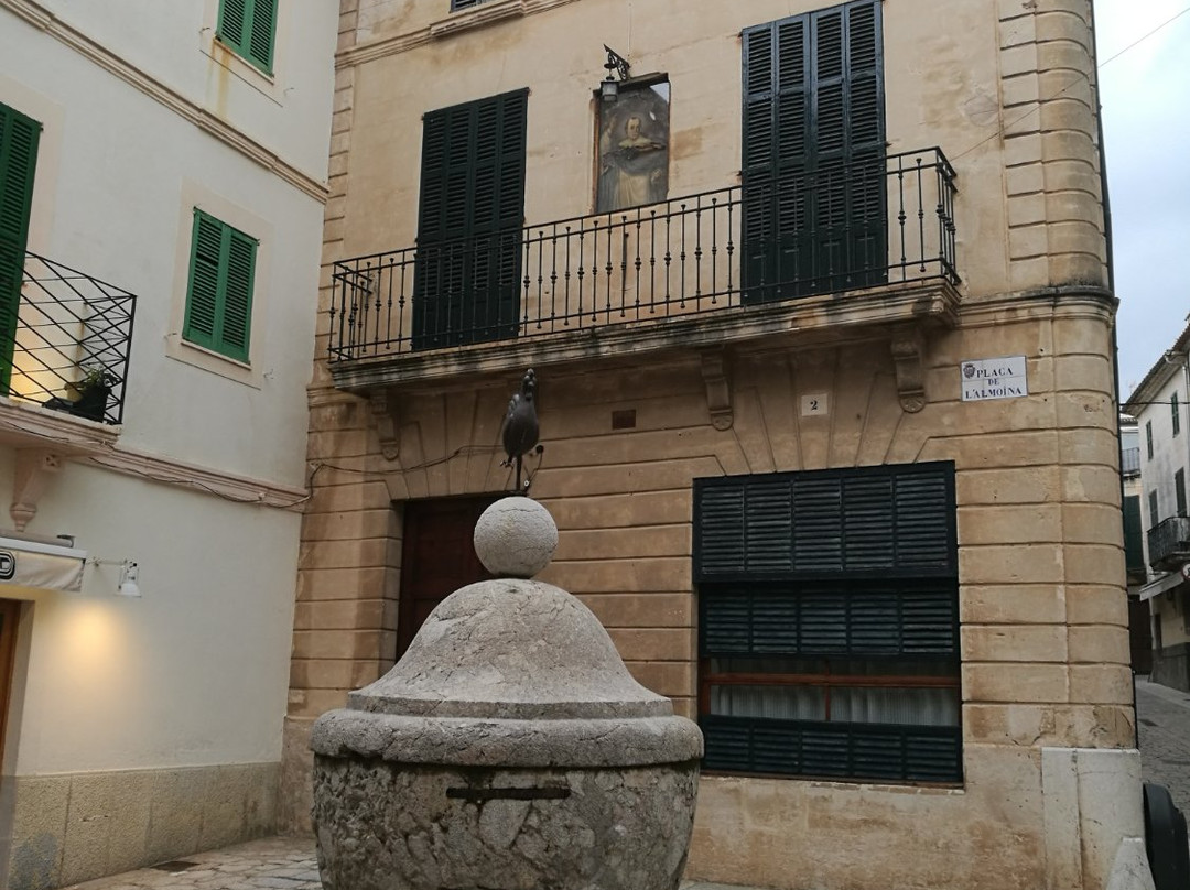 Plaza Almoina-Pollenca必去景点
