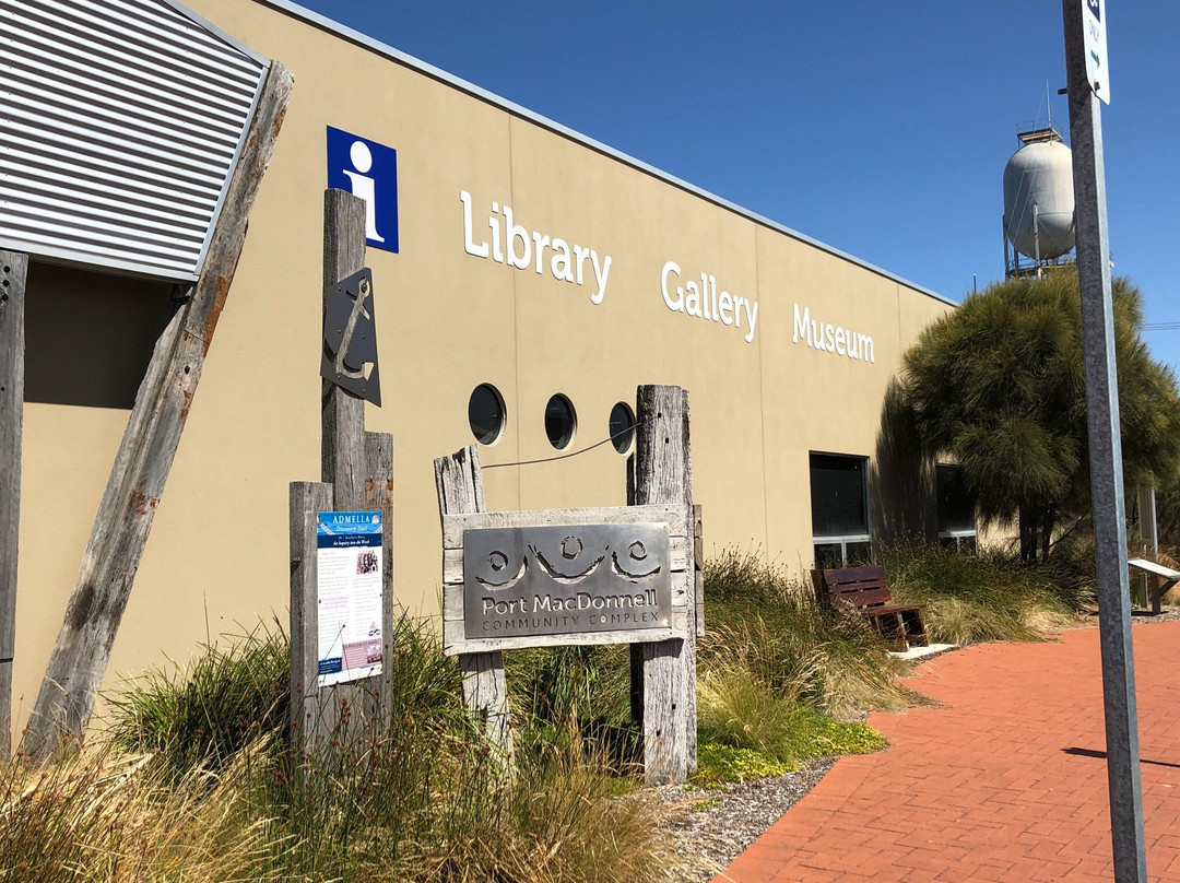 Port Macdonnell Community Complex And Visitor Information Outlet景点图片