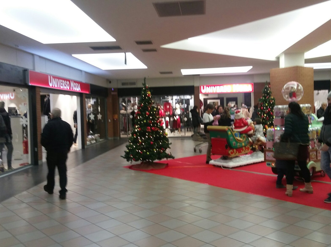 Centro Commerciale Il Faro-Giacciano con Baruchella必去景点
