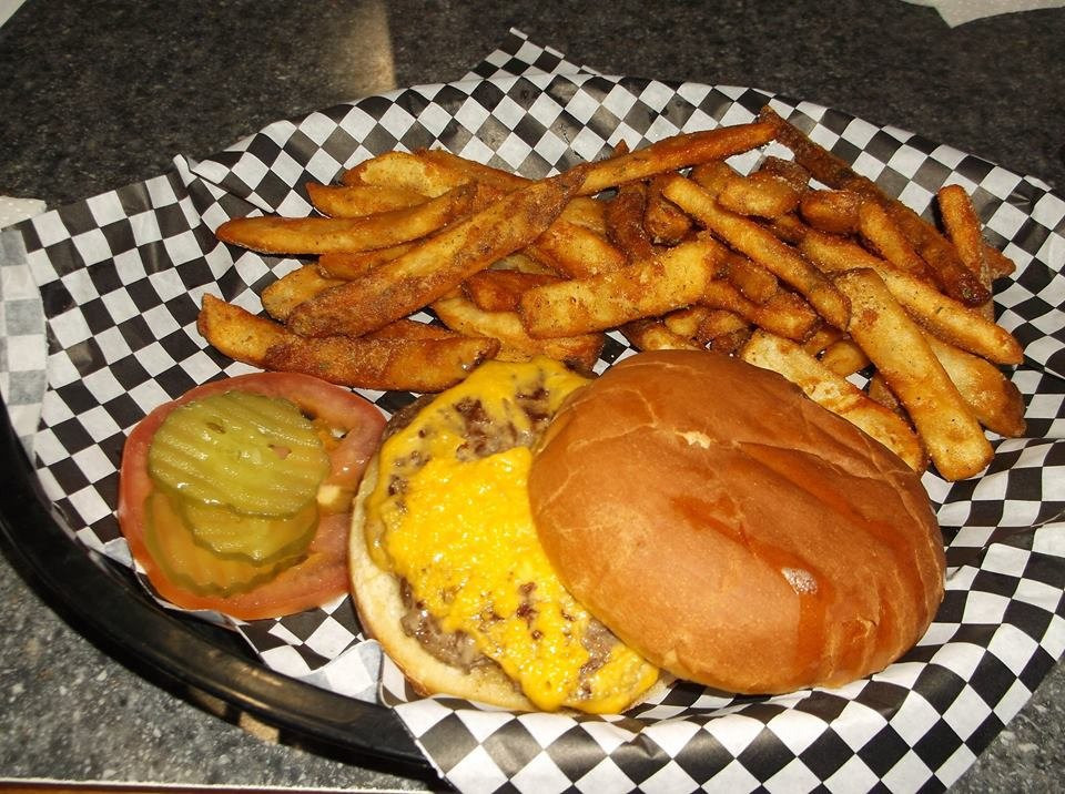 Hartsburg餐馆和美食-Woody's Pub and Grub