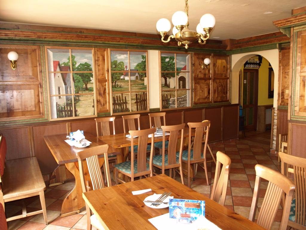 Hotel U Lipy-餐饮