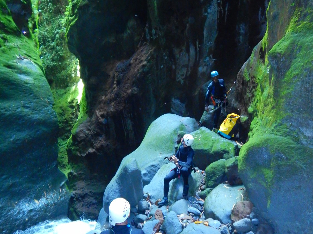Vert-evad Canyoning-Fonds Saint Denis必去景点