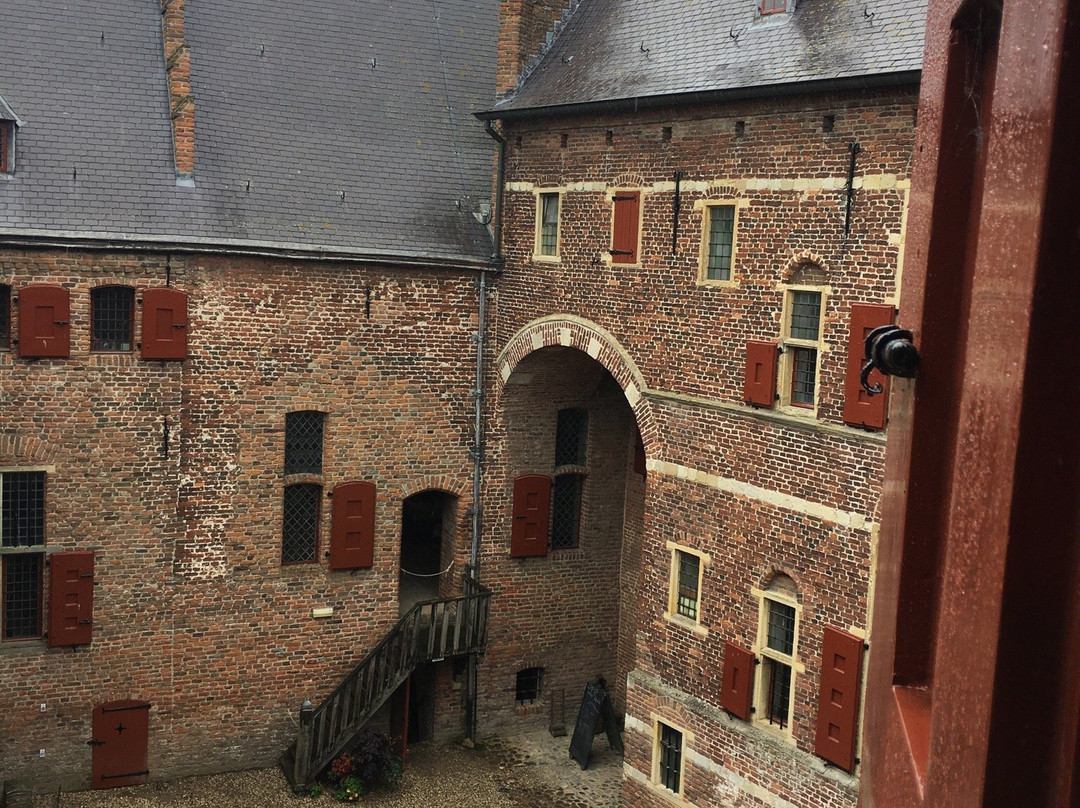 Kasteel Hernen-Hernen必去景点