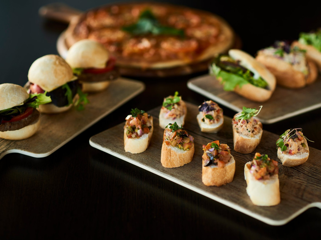 Taylors Lakes餐馆和美食-Watergardens Hotel