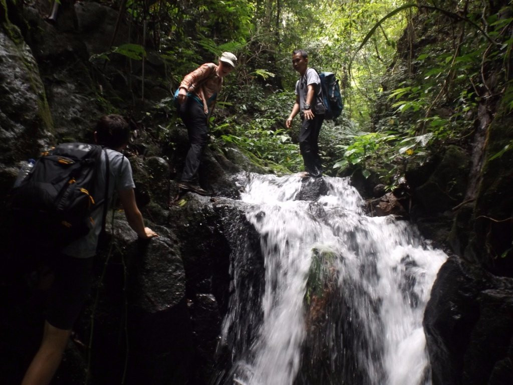 Ranoweh Waterfalls景点图片