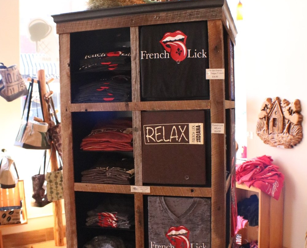 Bear Hollow Wood Carvers-French Lick必去景点