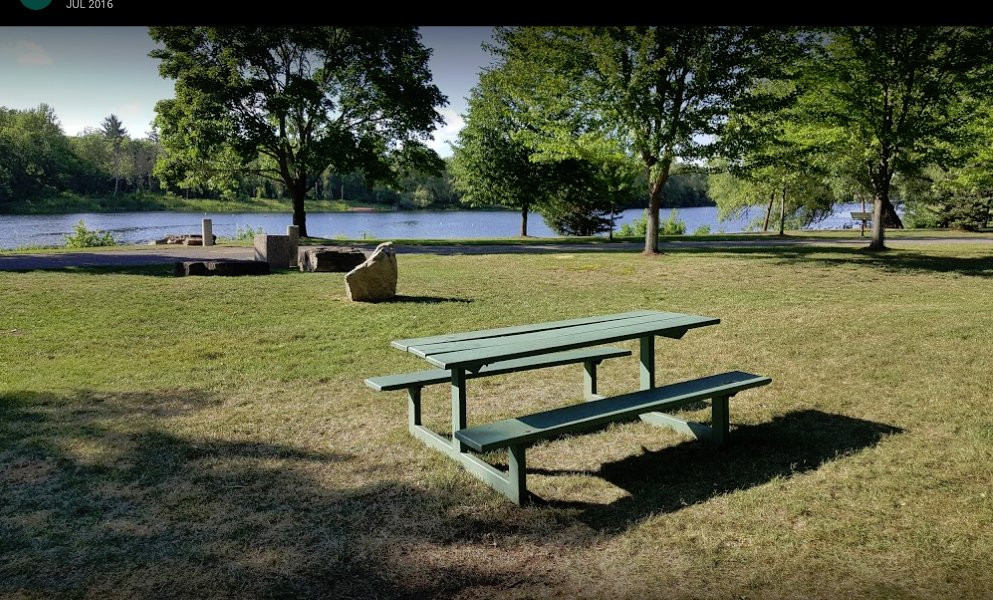 River Breeze Inn主图