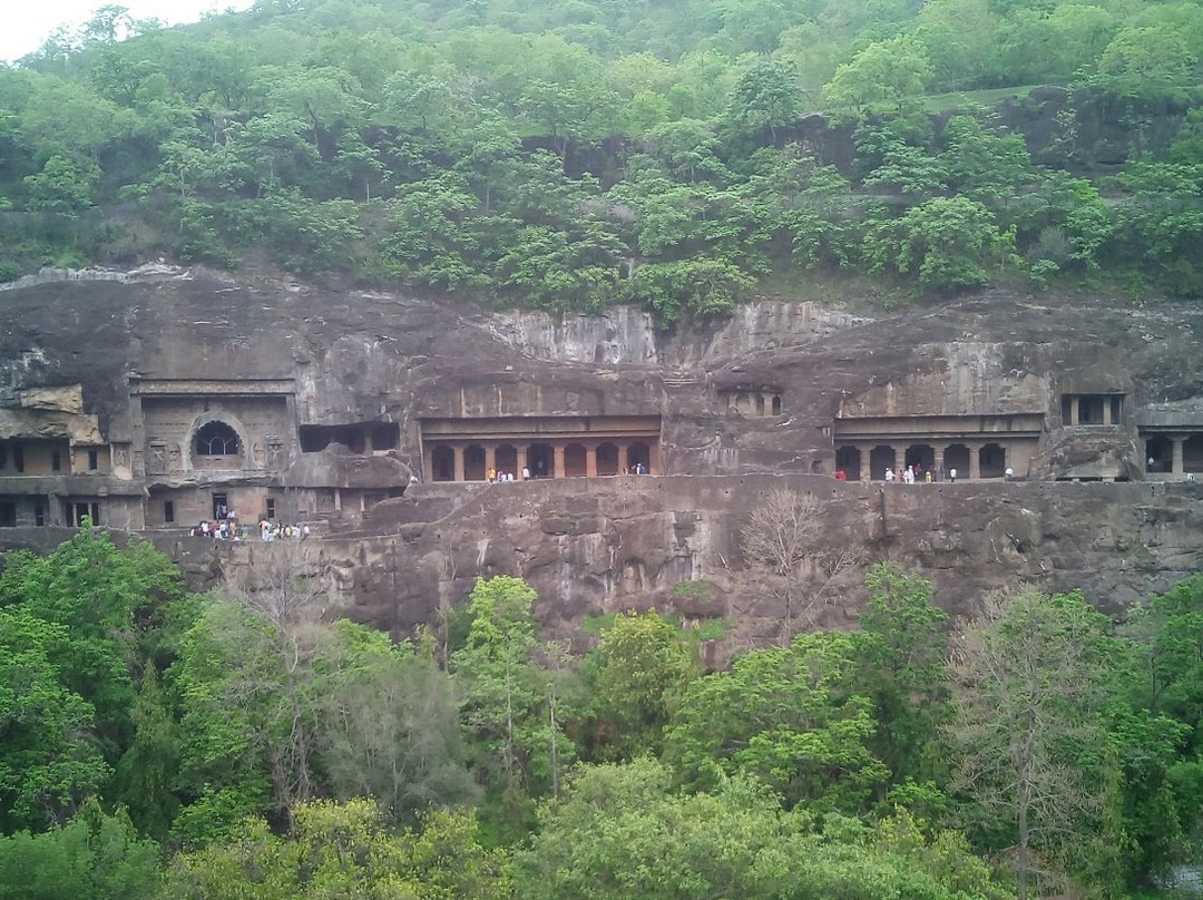 KM Holidays景点图片