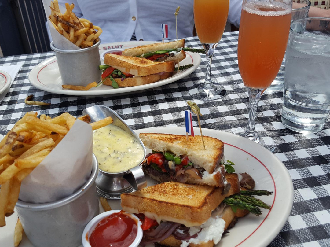 Edina餐馆和美食-Salut Bar Americain