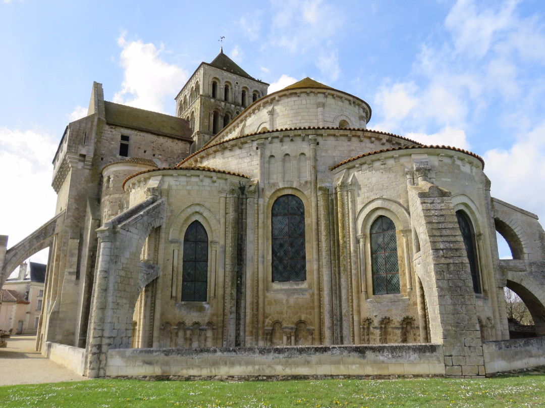 Abbaye Saint-Jouin-de-Marnes景点图片