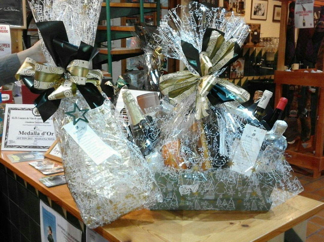 Espai Celler Can Pujol-比利亚努埃瓦－赫尔特鲁必去景点