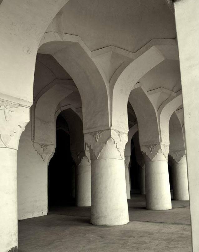 Solah Khamba Mosque景点图片