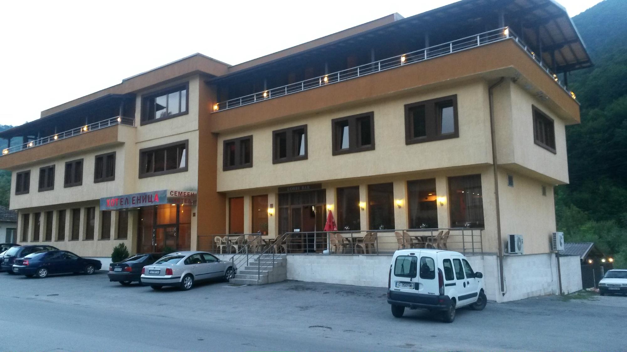 Family Hotel Enica-浴室