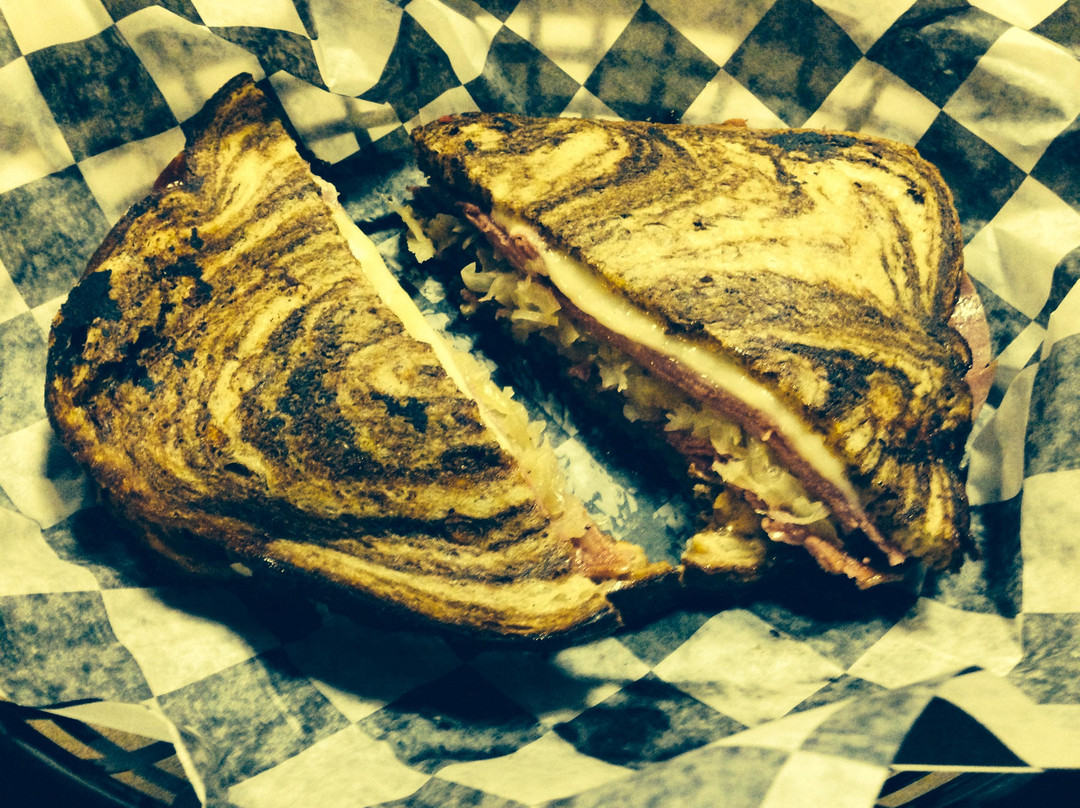 Easton餐馆和美食-12th Brick Grille