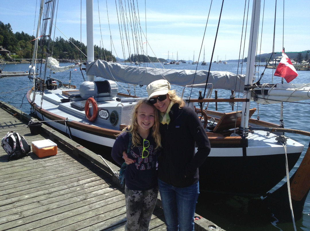 L'Orenda Sailing Tours景点图片