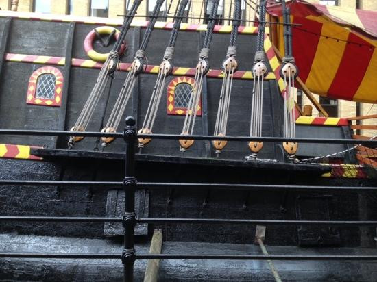 戈尔登汗德号-伦敦必去景点