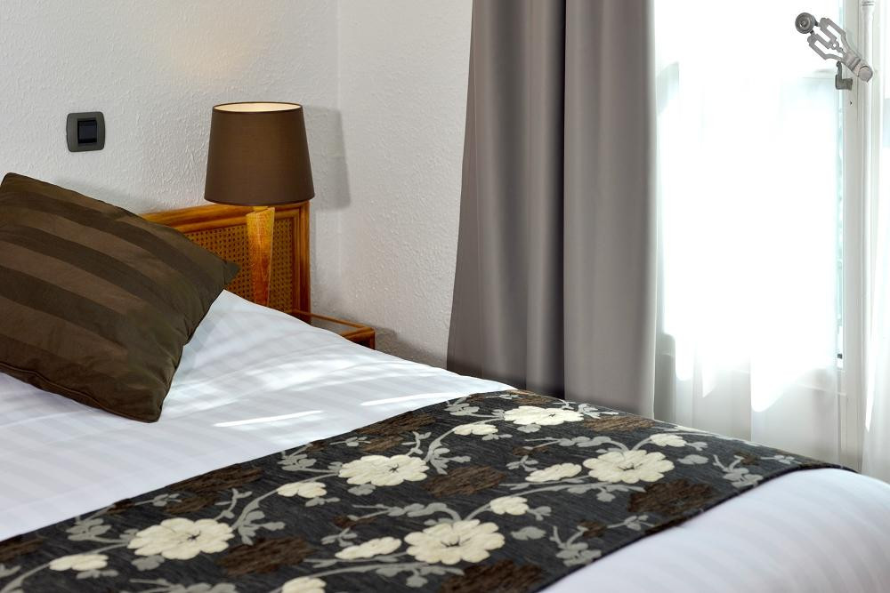 安格莱特利酒店