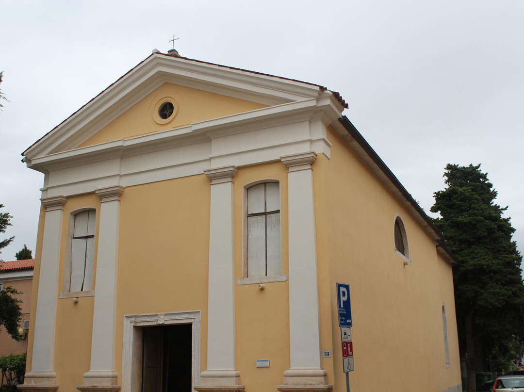 Iglesia de Da Virgen Del Carmen-诺维格拉德必去景点