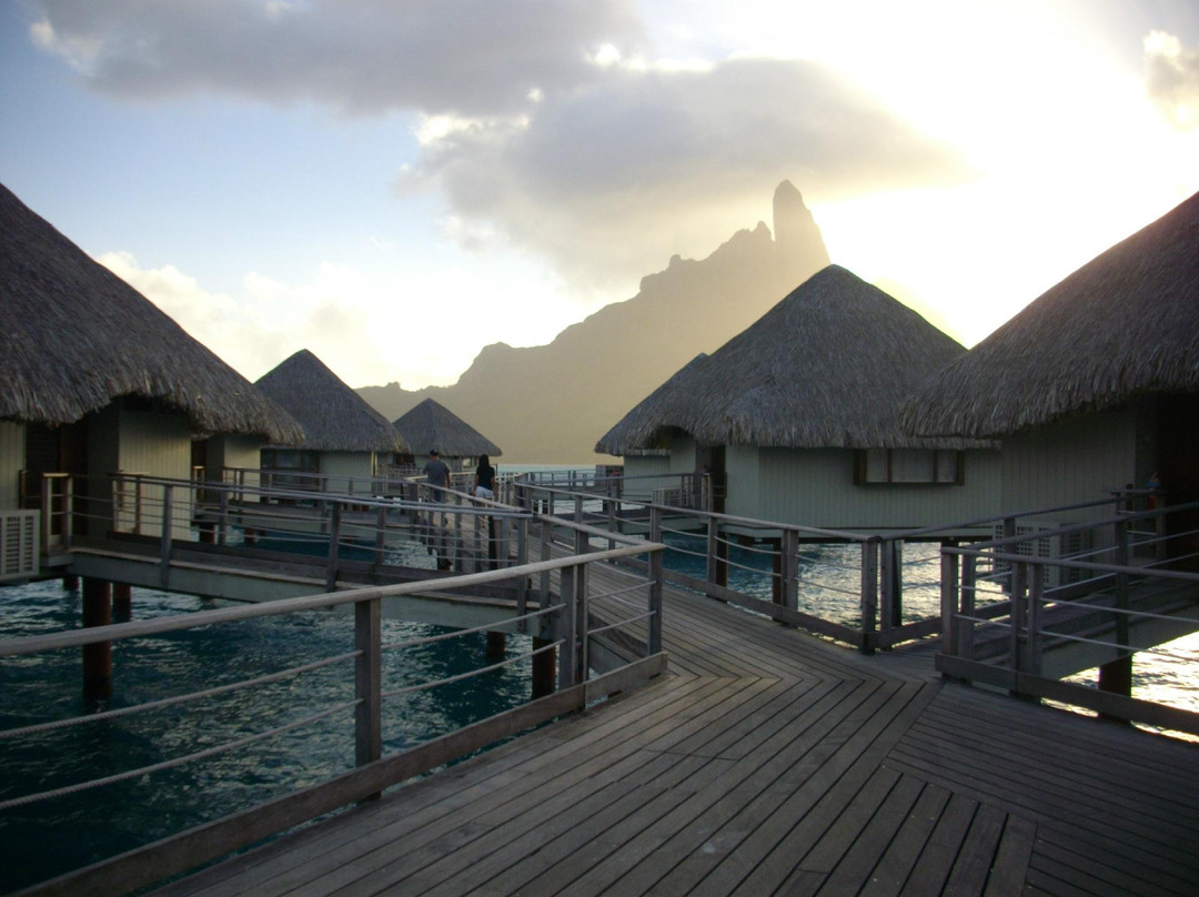 Mount Otemanu-波拉波拉岛必去景点