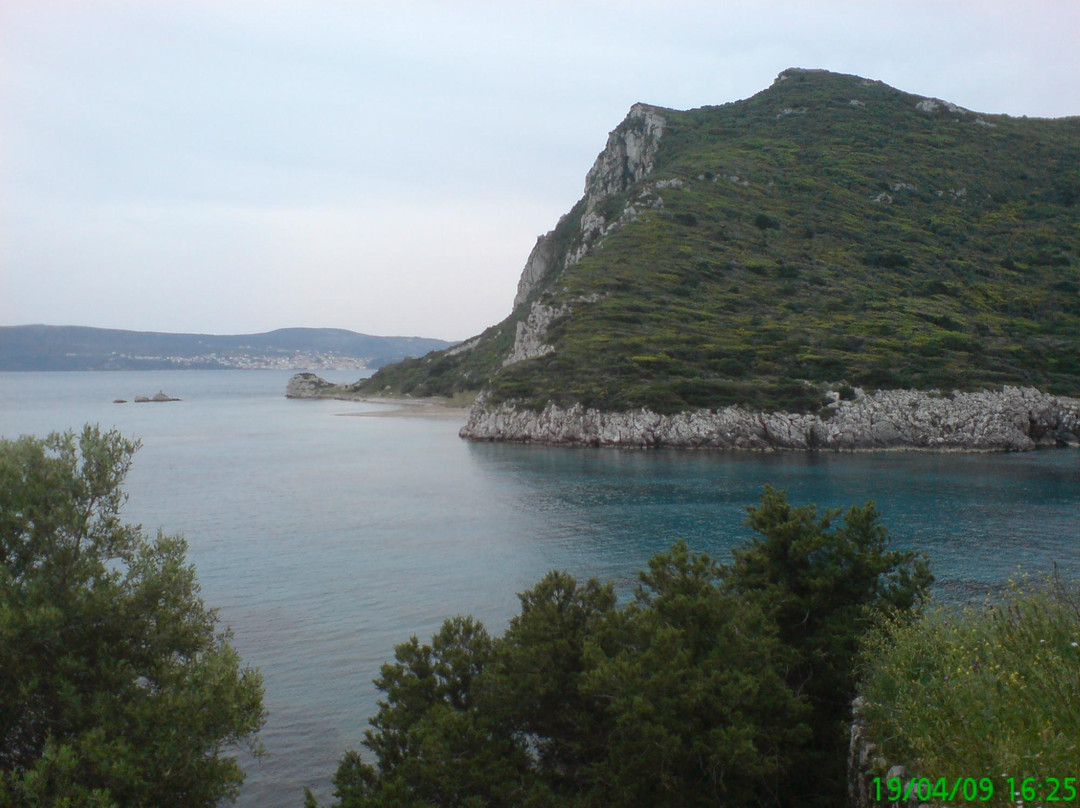 Divari Beach-Gialova必去景点