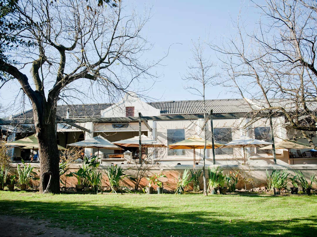 帕尔旅游景点-Fairview Wine and Cheese