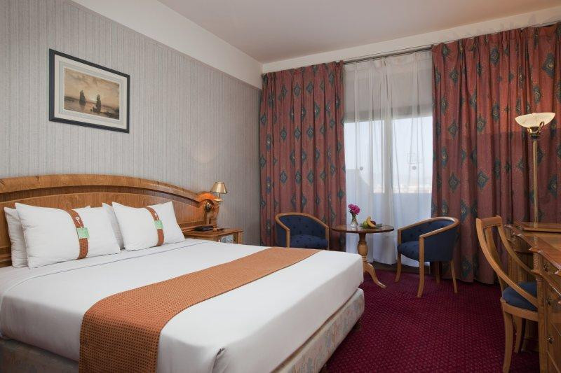 华美哈费尔巴廷酒店主图