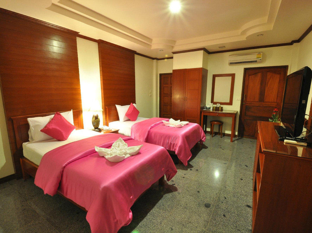 Busayarin Hotel主图