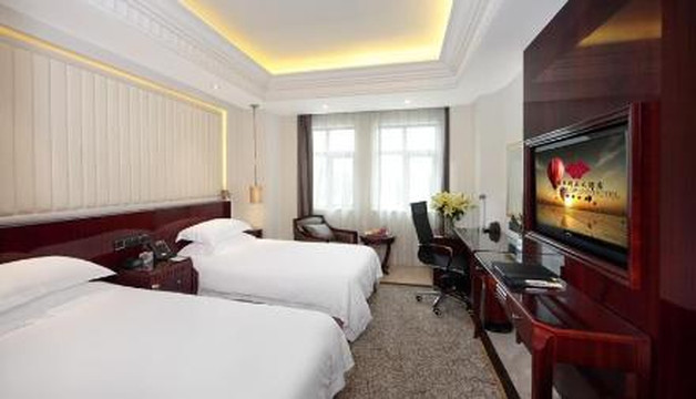 维多利亚大酒店主图