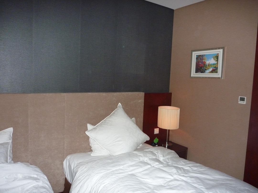 君宜王朝大饭店主图