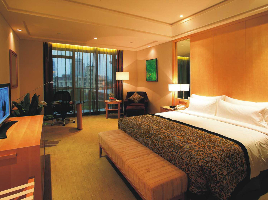 新巴黎大酒店主图