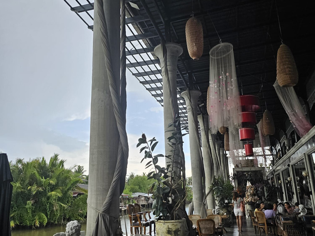 Amphawa Sri Cafe