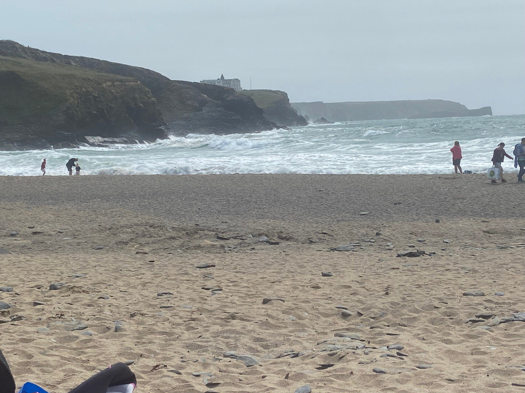 Gunwalloe Church Cove Beach景点图片