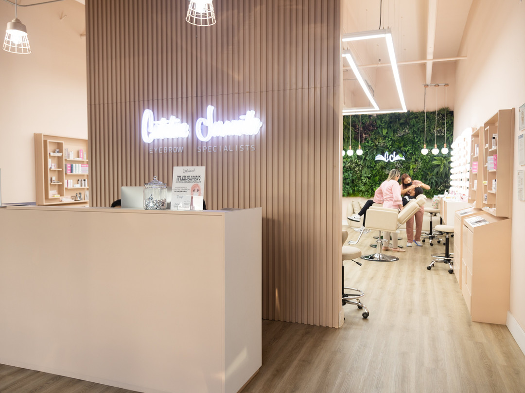 Catalina Jaramillo Eyebrow Specialists-迈阿密必去景点