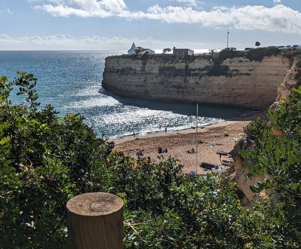 Praia da Senhora da Rocha-Porches必去景点