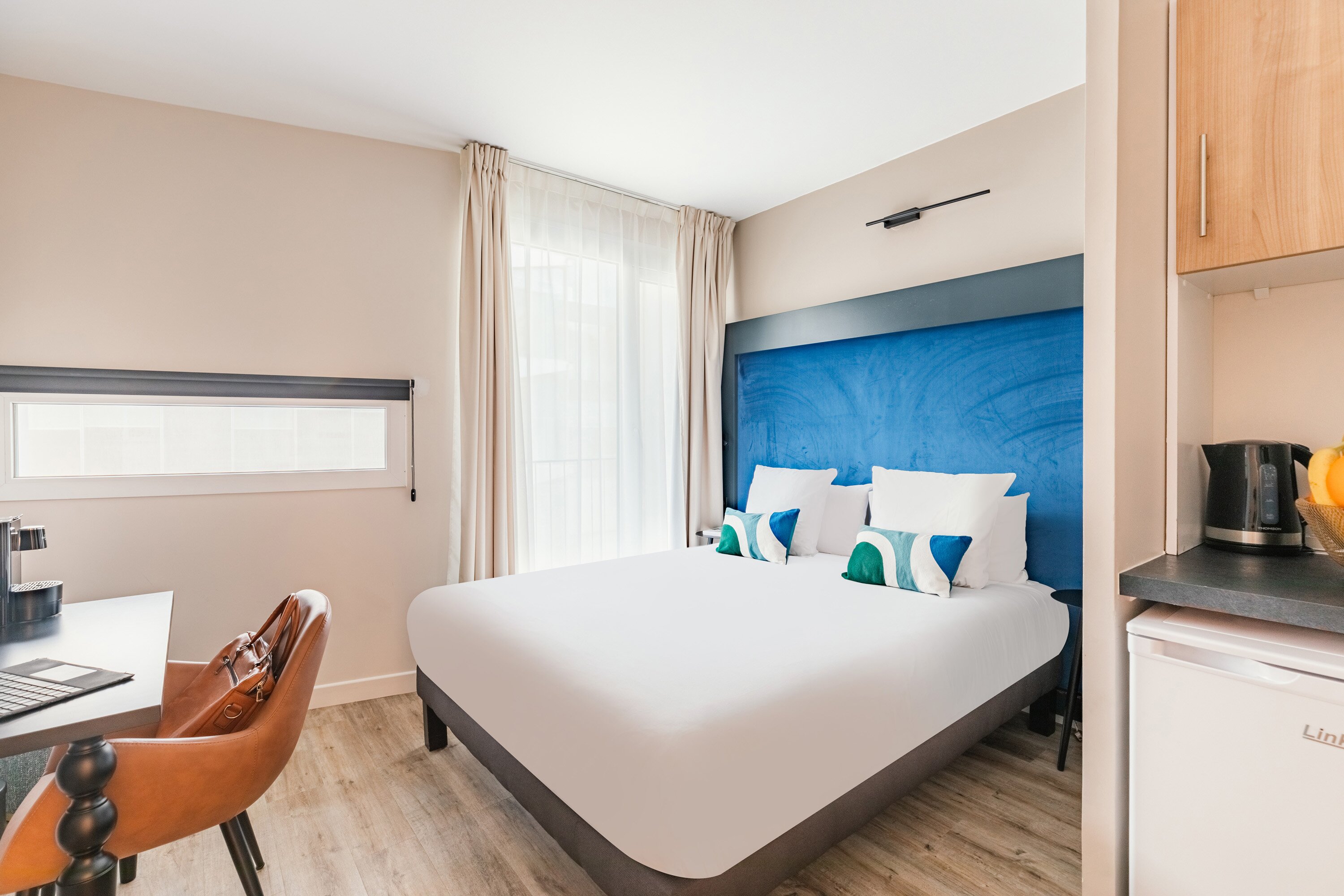 格兰德图书馆之家-客卧