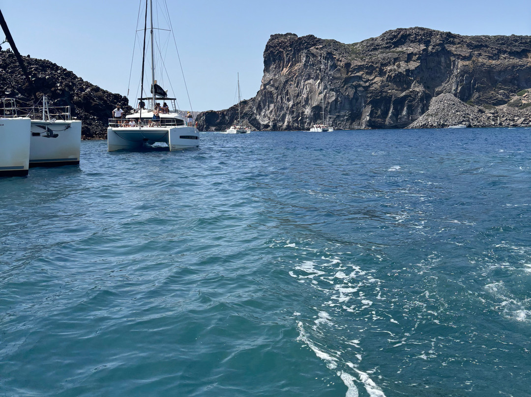 Athena Volcano Private Cruises景点图片