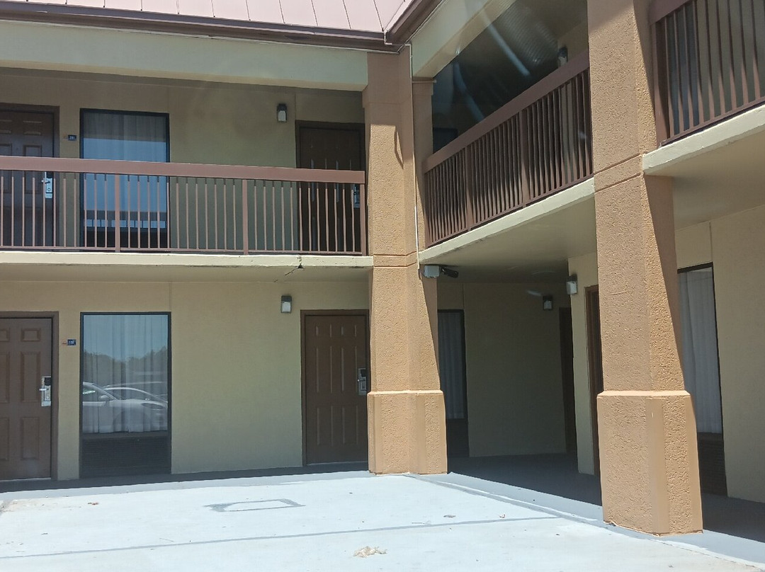 Days Inn by Wyndham Oak Grove/Ft. Campbell主图