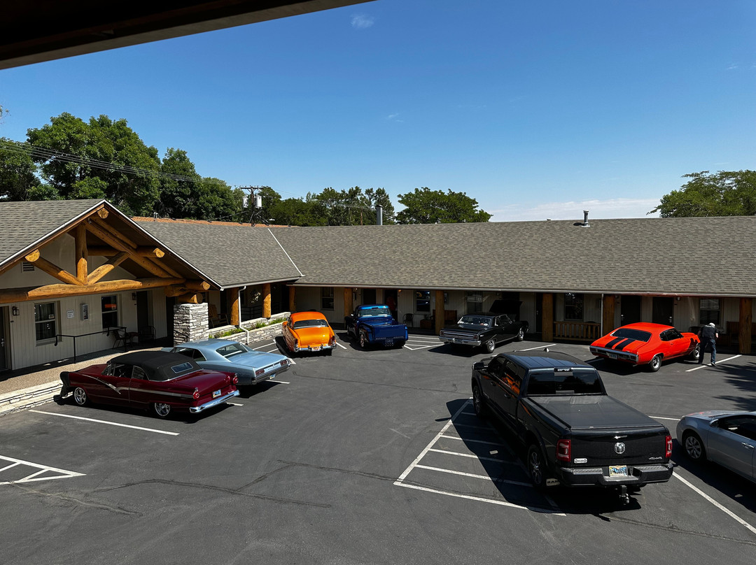 Moose Creek Lodge and Suites主图